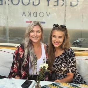 Meet your Posher, Brooke